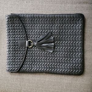 Levenger Quilted Leather Tablet Sleeve Case Black